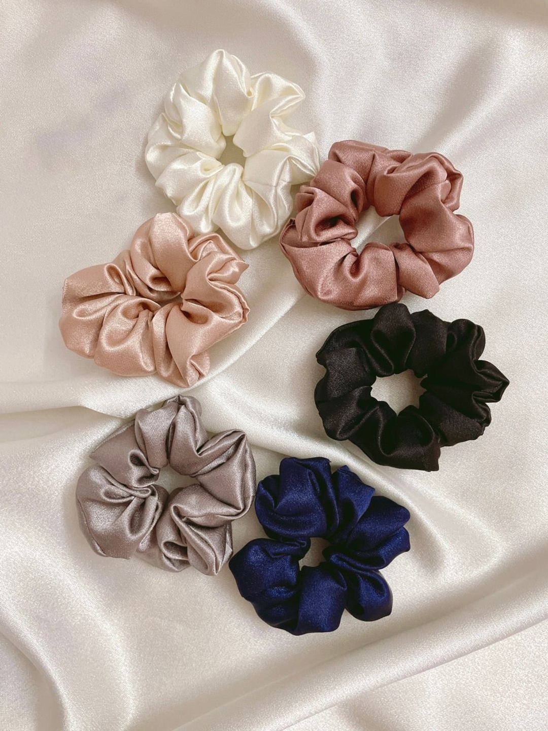 

Mueras Satin Silk Scrunchies Pack of 6, Off white