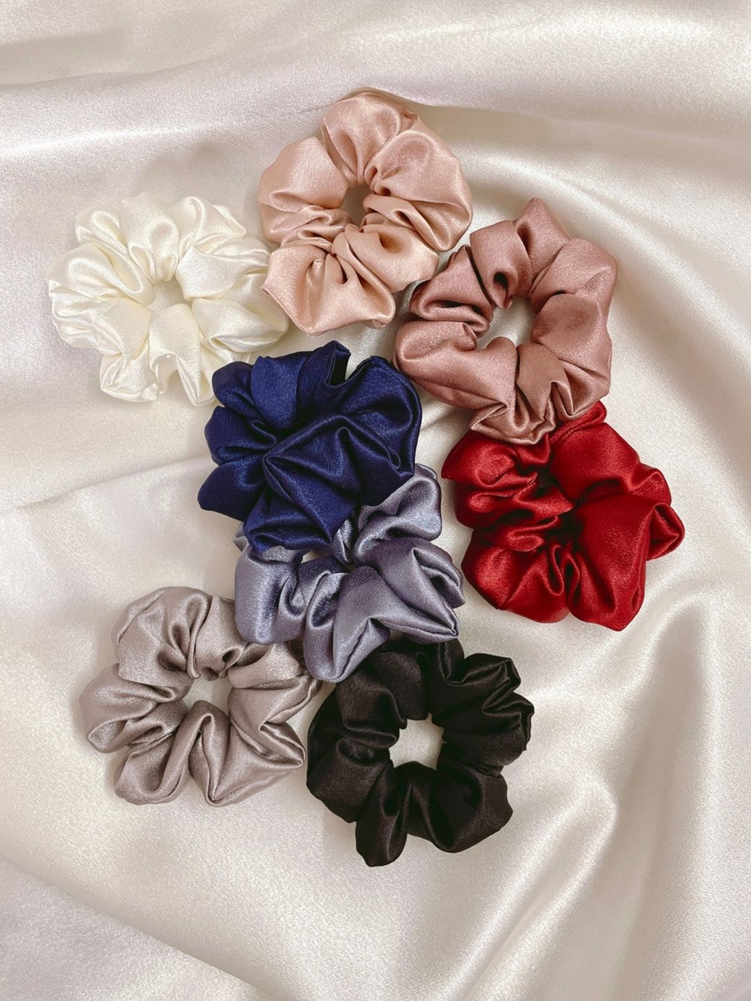 

Mueras Set of 8 Satin Silk Scrunchies, Black