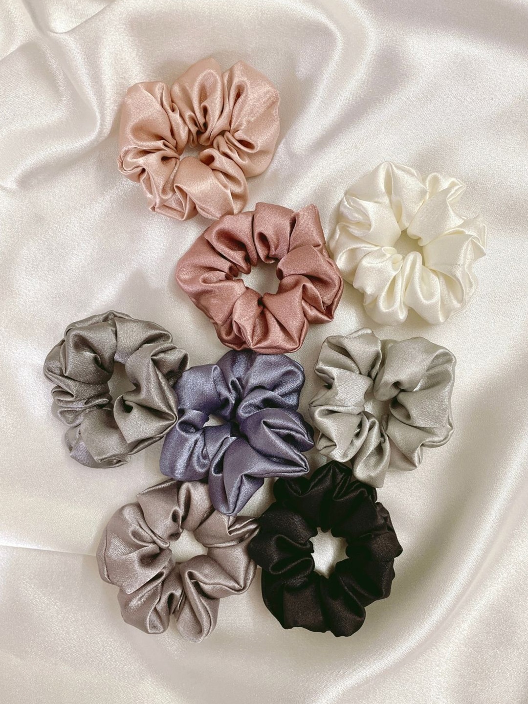 

Mueras Set of 8 Satin Silk Scrunchies, Black