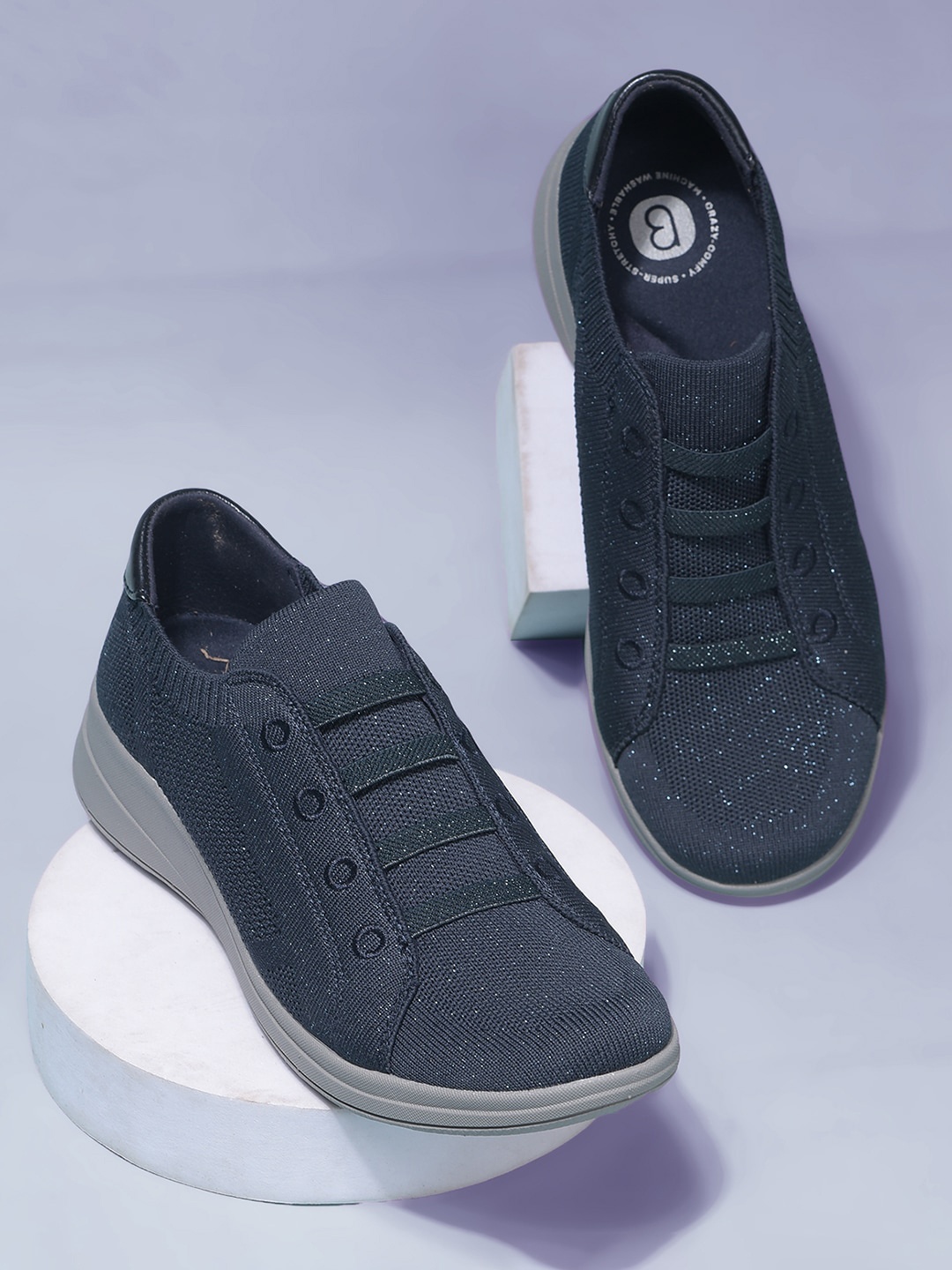 

Naturalizer Women Comfort Insole Contrast Sole Lace-Up Sneakers, Navy blue