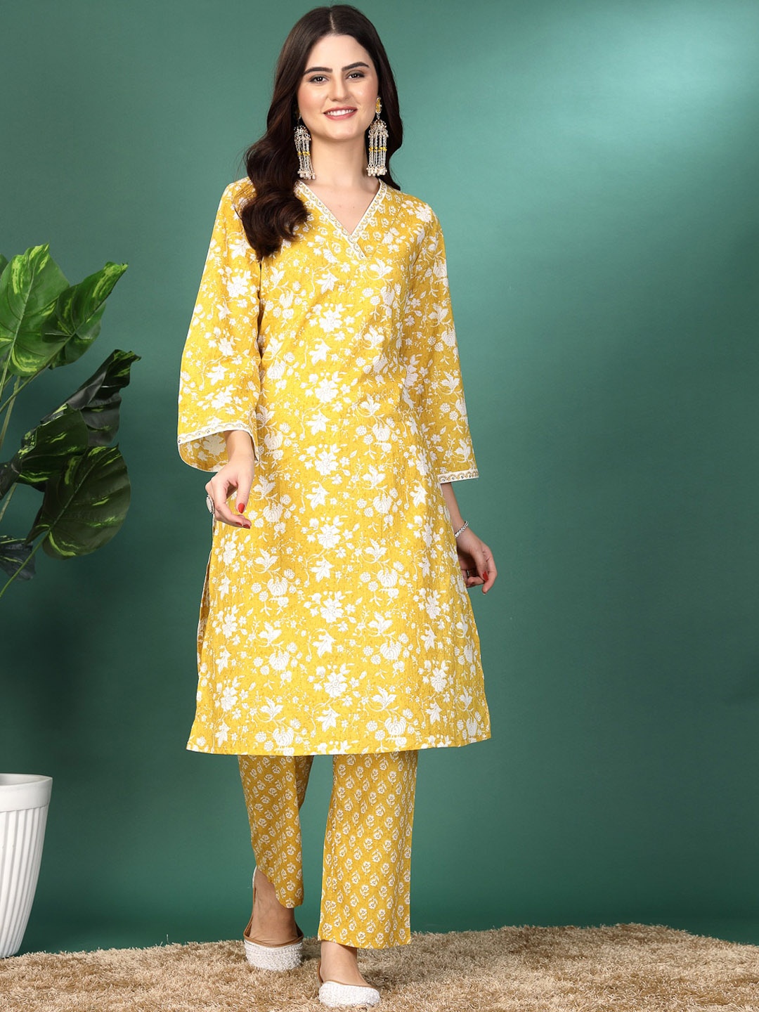

Nayam By Lakshita Floral Printed Regular Sequinned Kurta With Palazzos, Yellow
