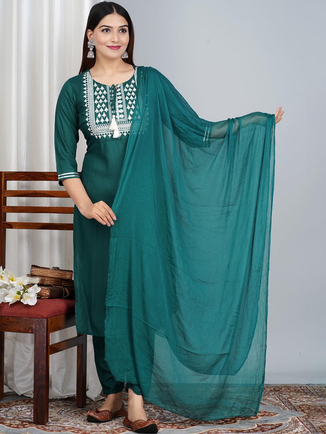 

PARIKSHIT Ethnic Motifs Printed Tie-Up Neck Three-Quarter Sleeves Kurta Set, Green