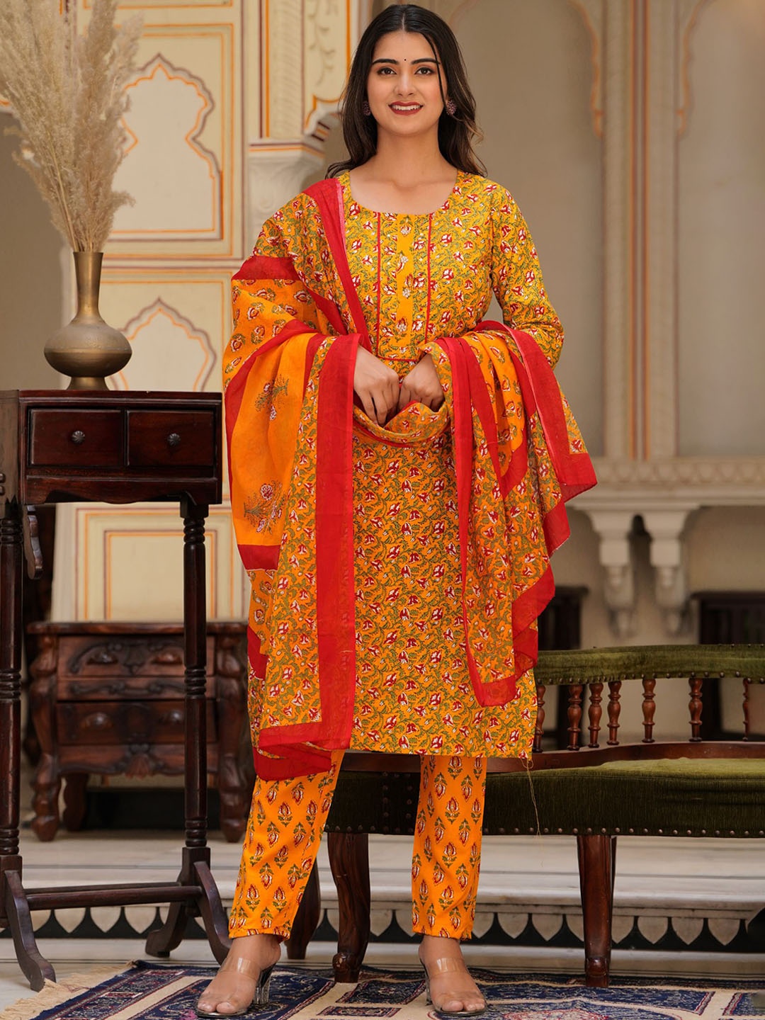 

PARIKSHIT Floral Printed Regular Kurta With Palazzos & With Dupatta, Yellow