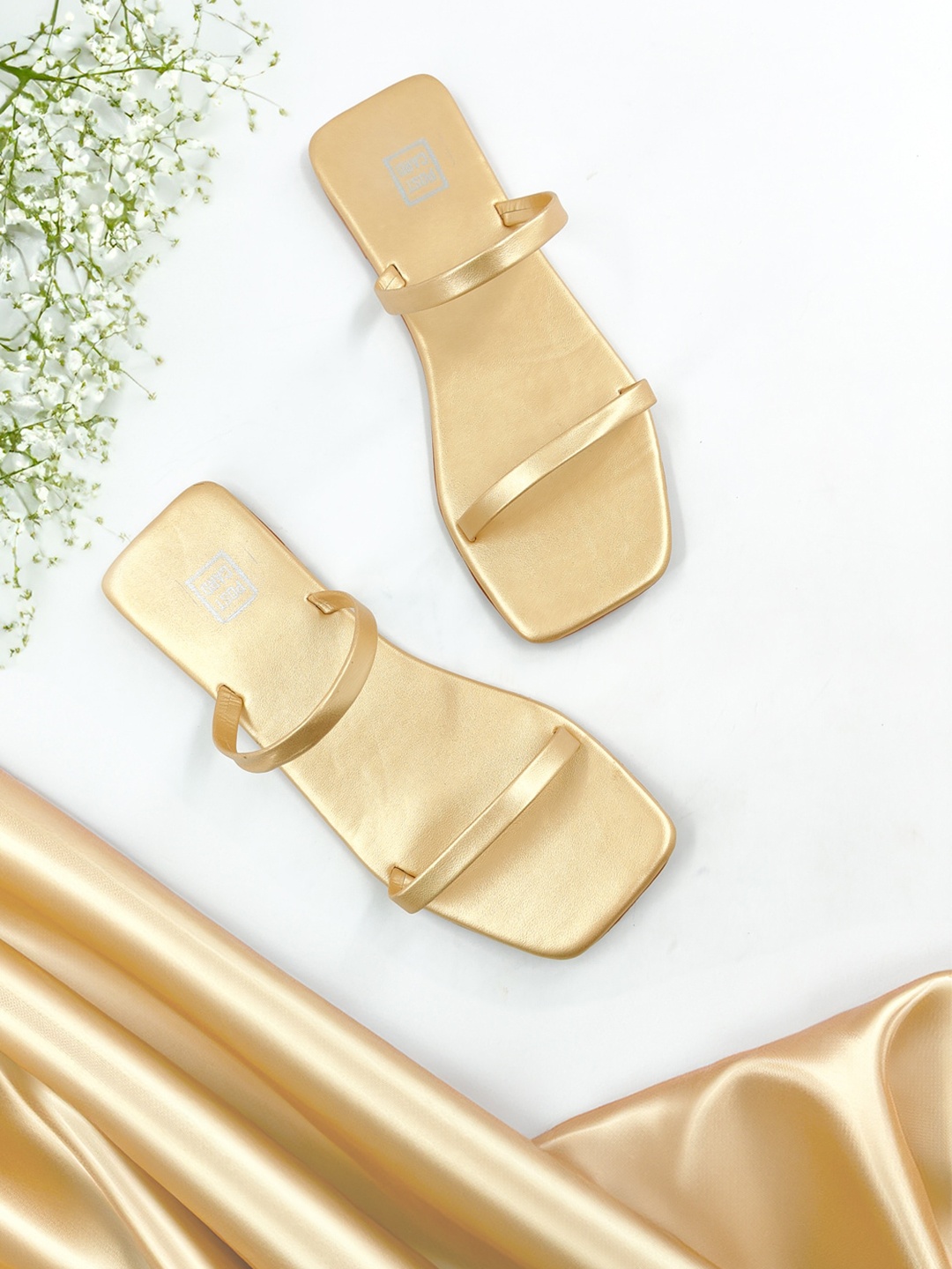 

POSTCARD Strappy Open Toe Flats, Gold
