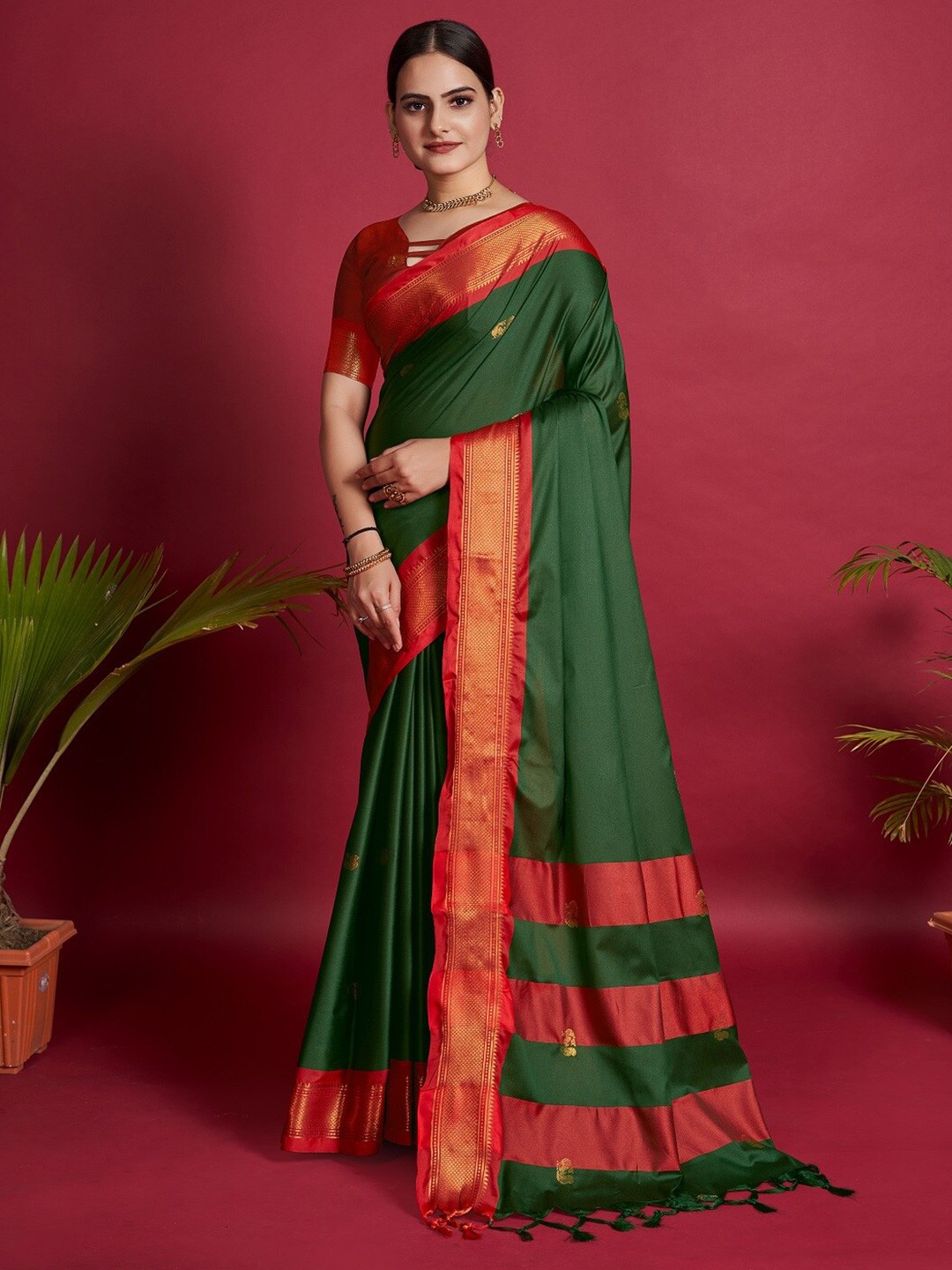 

Sarvada Woven Design Zari Kanjeevaram Saree, Green