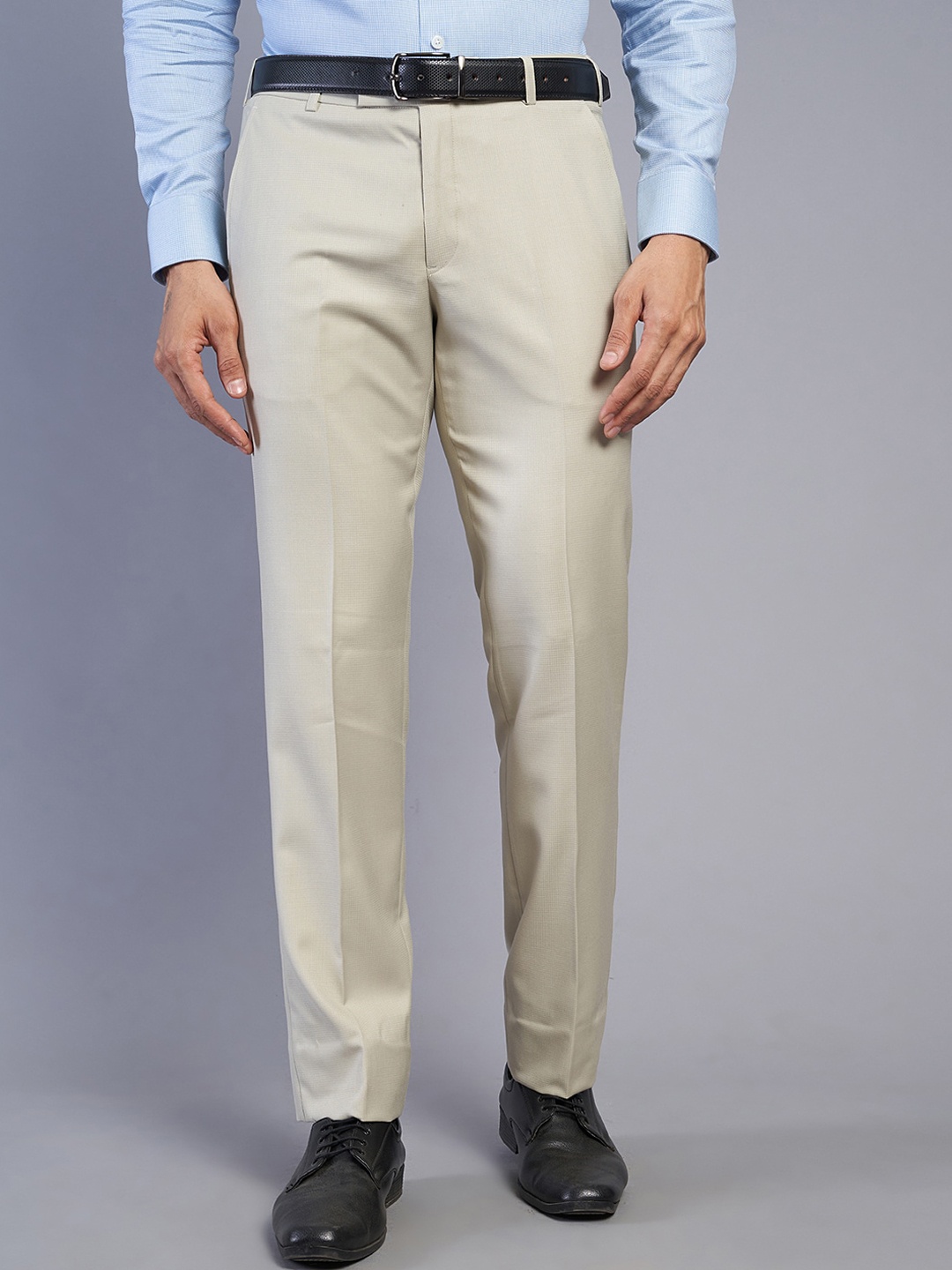 

METAL Men Mid-Rise Plain Slim Fit Formal Trousers, Beige