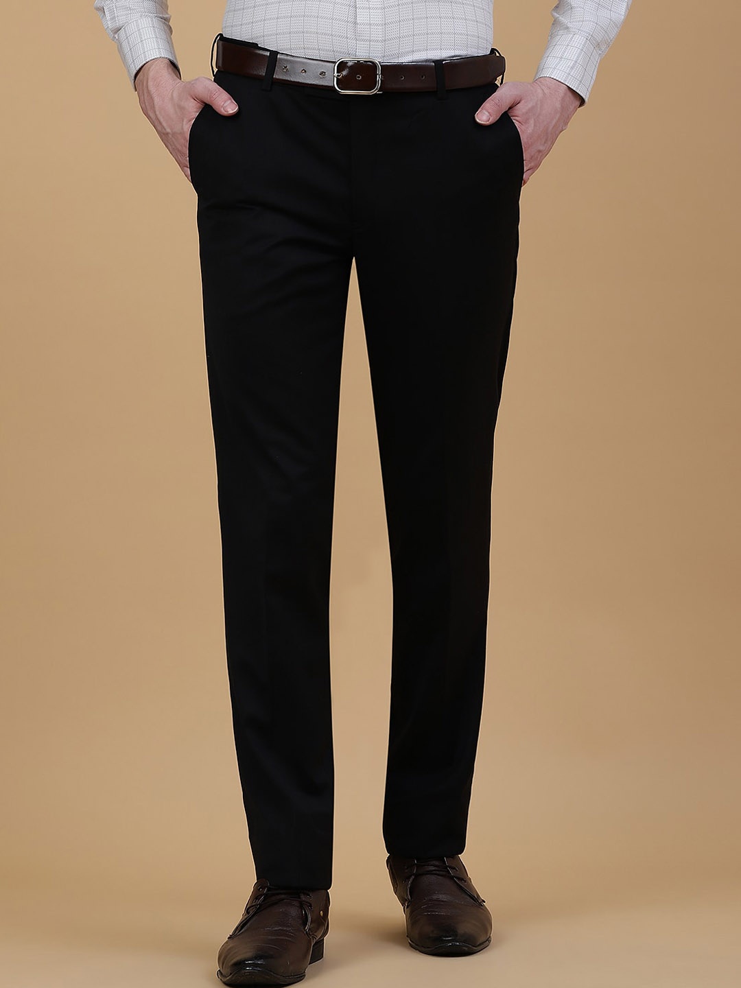 

METAL Men Mid-Rise Plain Slim Fit Formal Trousers, Black