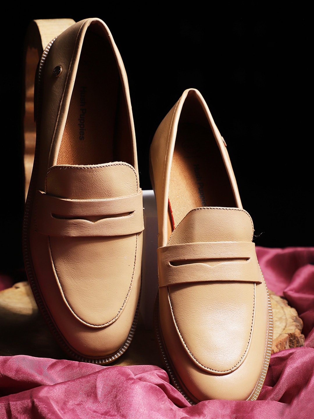 

Hush Puppies Women Round Toe Leather Loafers, Beige