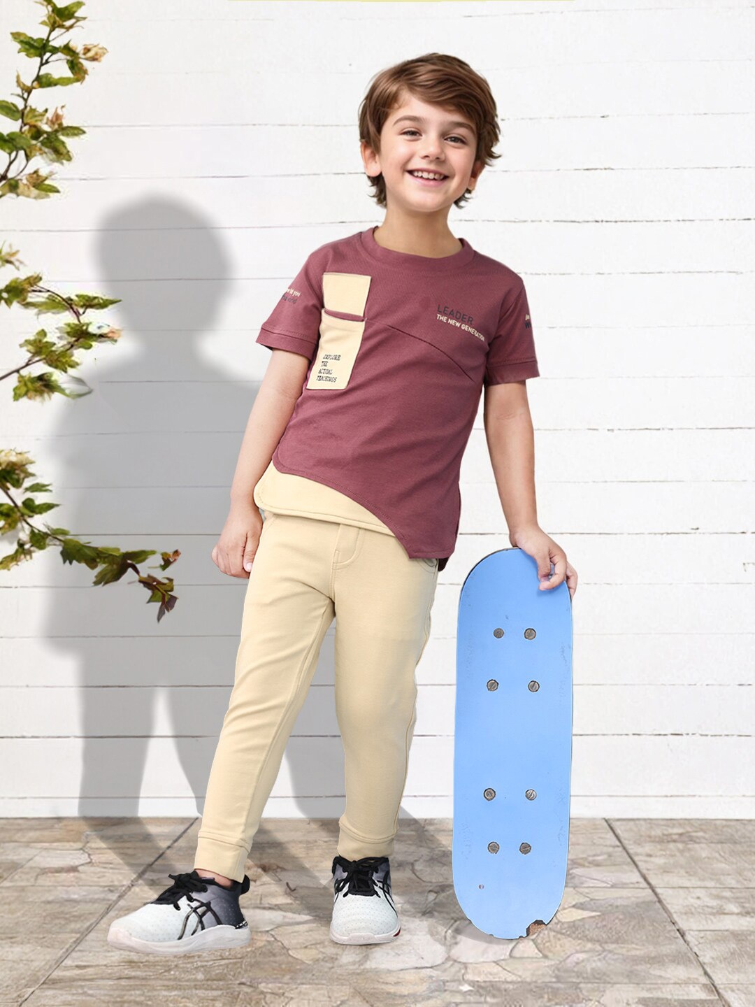 

Toonyport Boys Graphic Printed Pure Cotton T-shirt with Trousers, Maroon