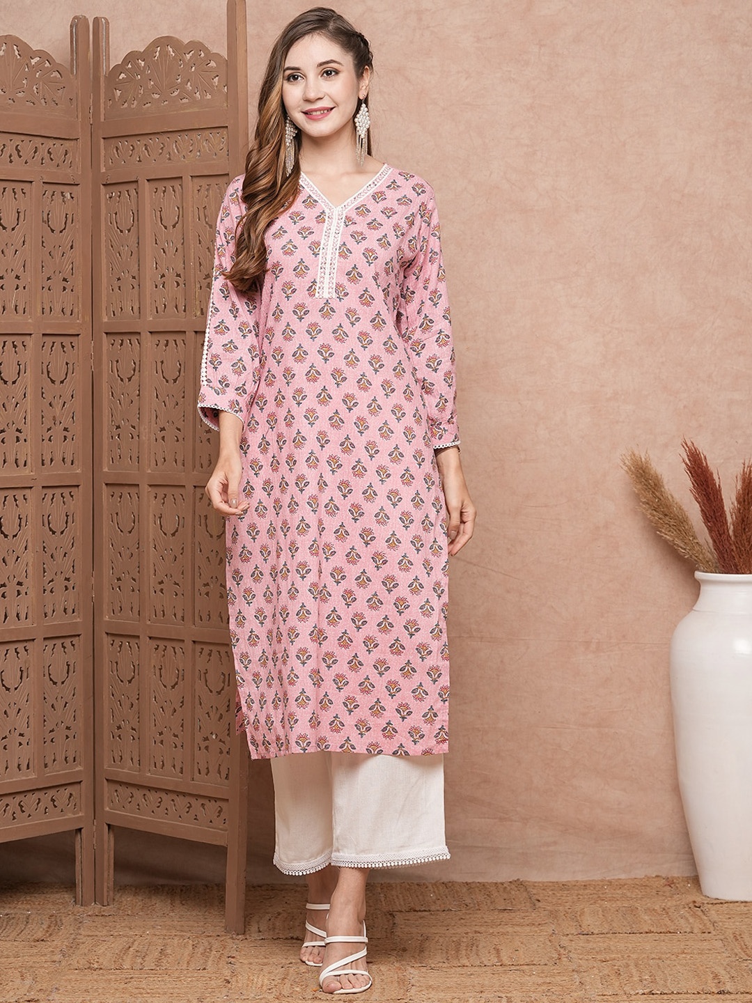 

FASHOR Ethnic Motifs Printed Cotton Straight Kurta, Pink