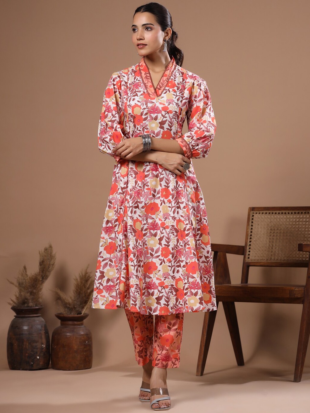 

FASHOR Floral Printed V-Neck Panelled Pure Cotton Kurta with Trousers, Off white