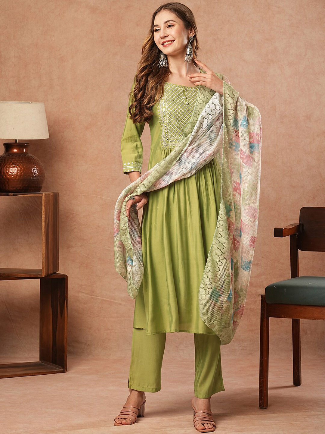 

FASHOR Ethnic Motifs Embroidered Round Neck Straight Kurta with Trousers & Dupatta, Green