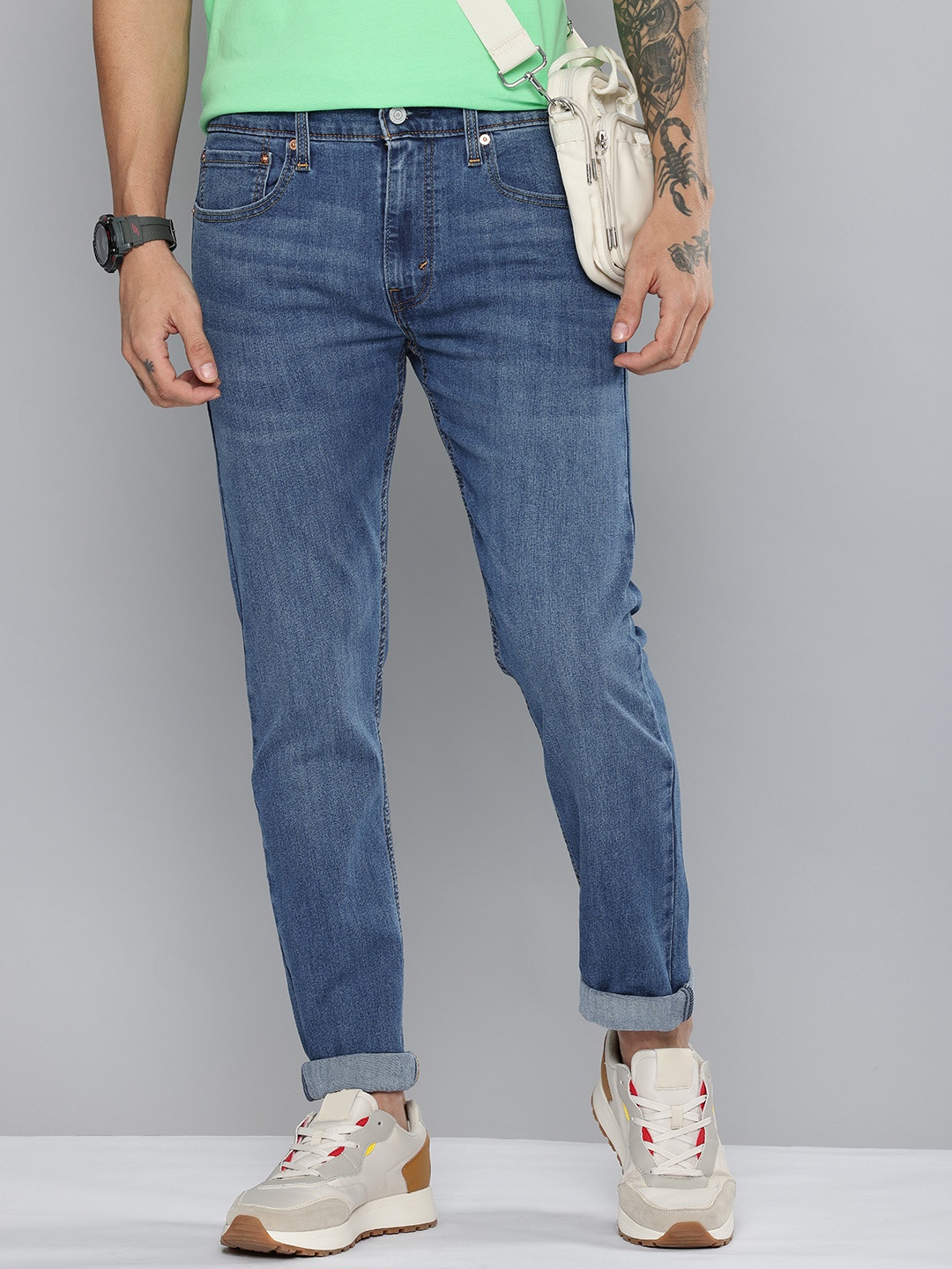

Levis Men 512 Slim Fit Light Fade Stretchable Jeans, Blue