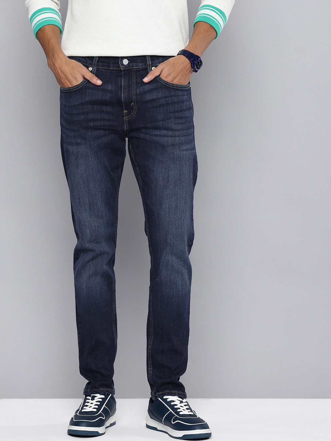 

Levis Men 512 Slim Tapered Fit Light Fade Stretchable Jeans, Blue