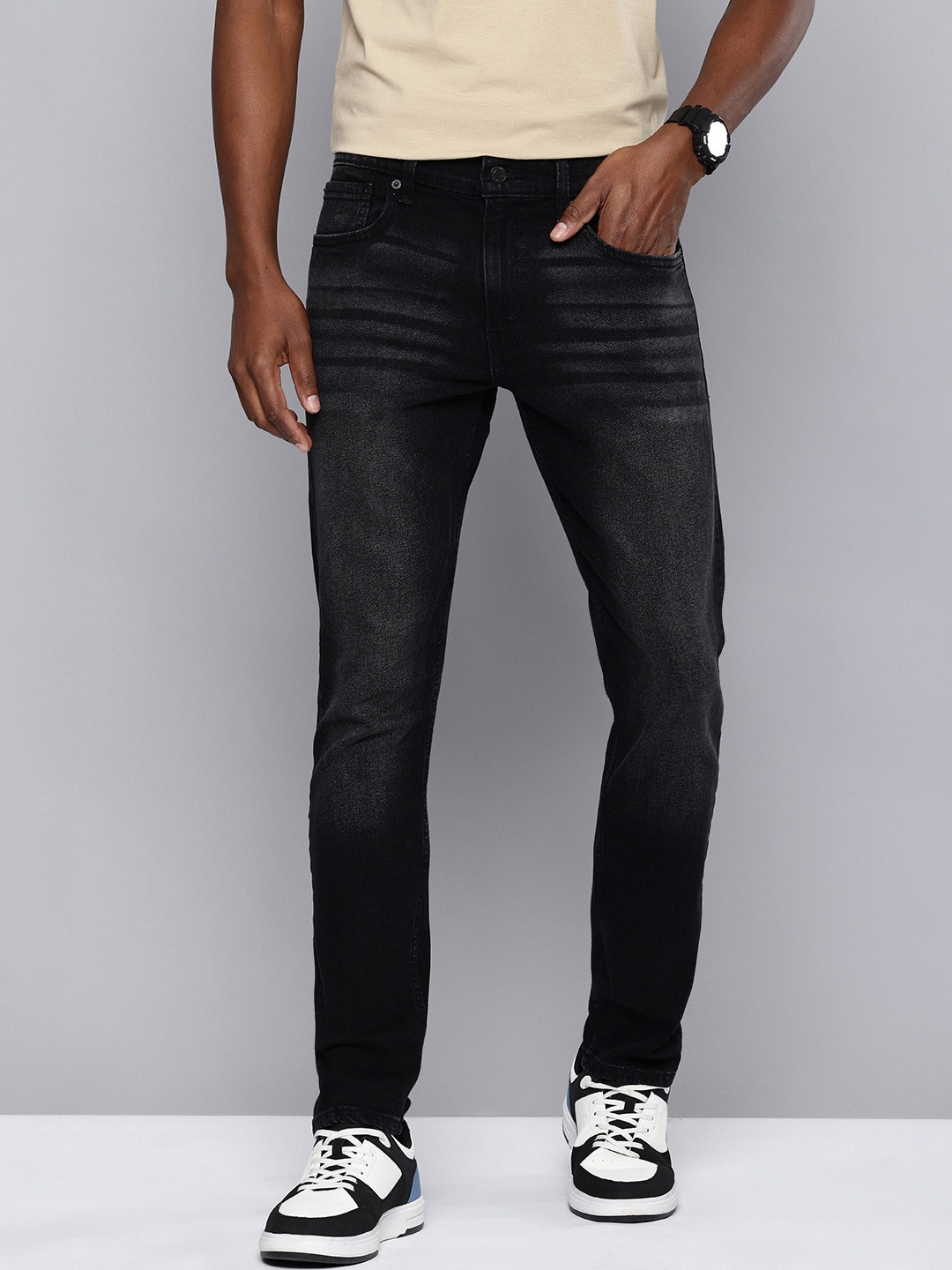 

Levis Men 512 Slim Tapered Fit Low-Rise Light Fade Stretchable Jeans, Charcoal