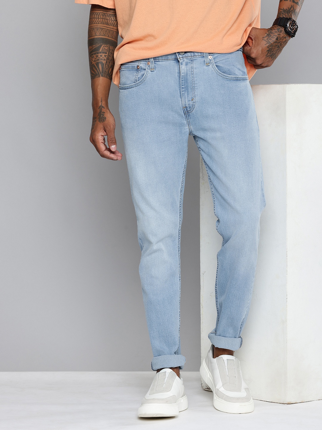 

Levis Men 512 Slim Tapered Fit Light Fade Stretchable Jeans, Blue