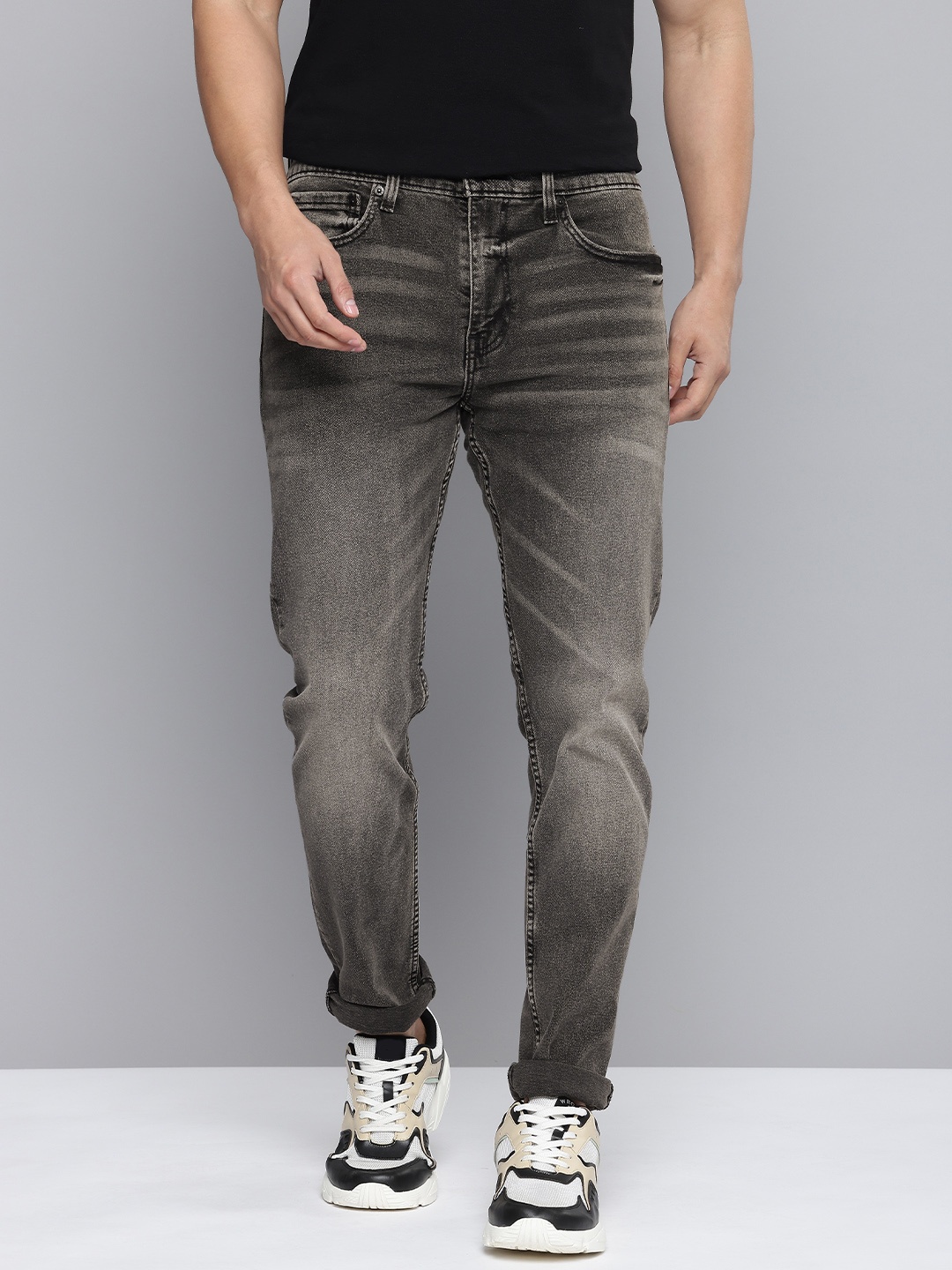 

Levis Men Slim Tapered Fit Light Fade Stretchable Jeans, Black