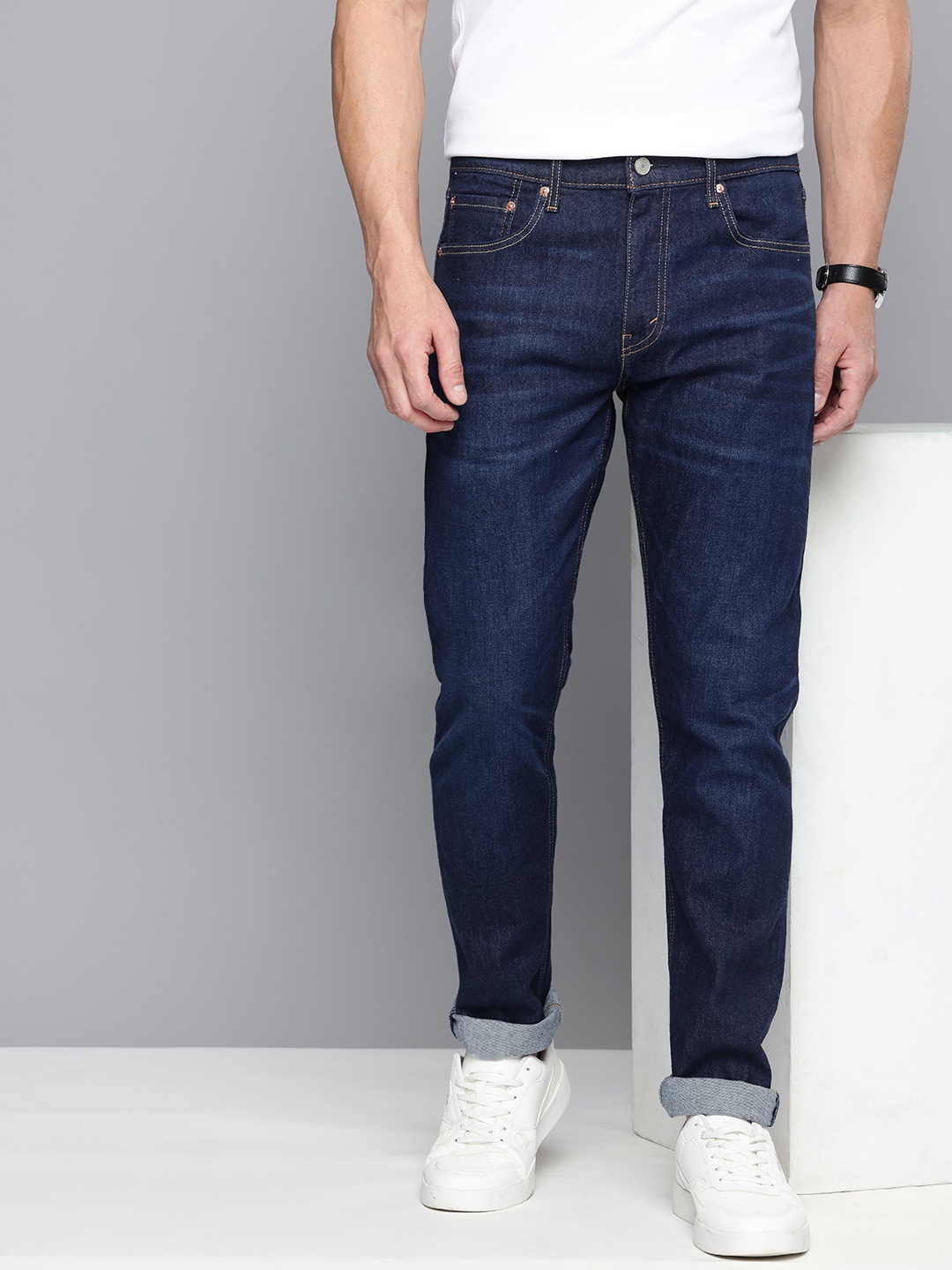 

Levis Men 512 Slim Tapered Fit Light Fade Stretchable Jeans, Blue
