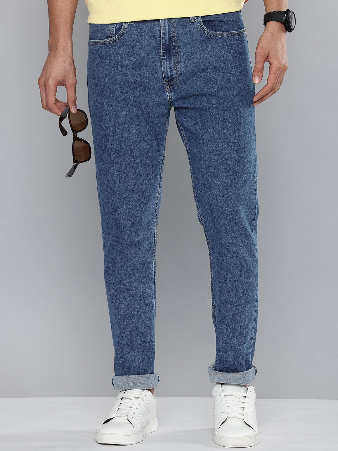 

Levis Men 512 Slim Tapered Fit Light Fade Stretchable Jeans, Blue