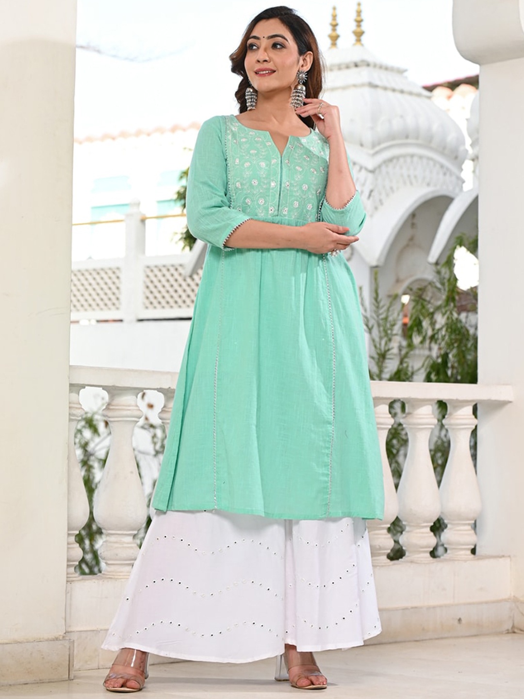 

Indi INSIDE Round Neck Embroidered Thread Work Cotton Kurta, Sea green