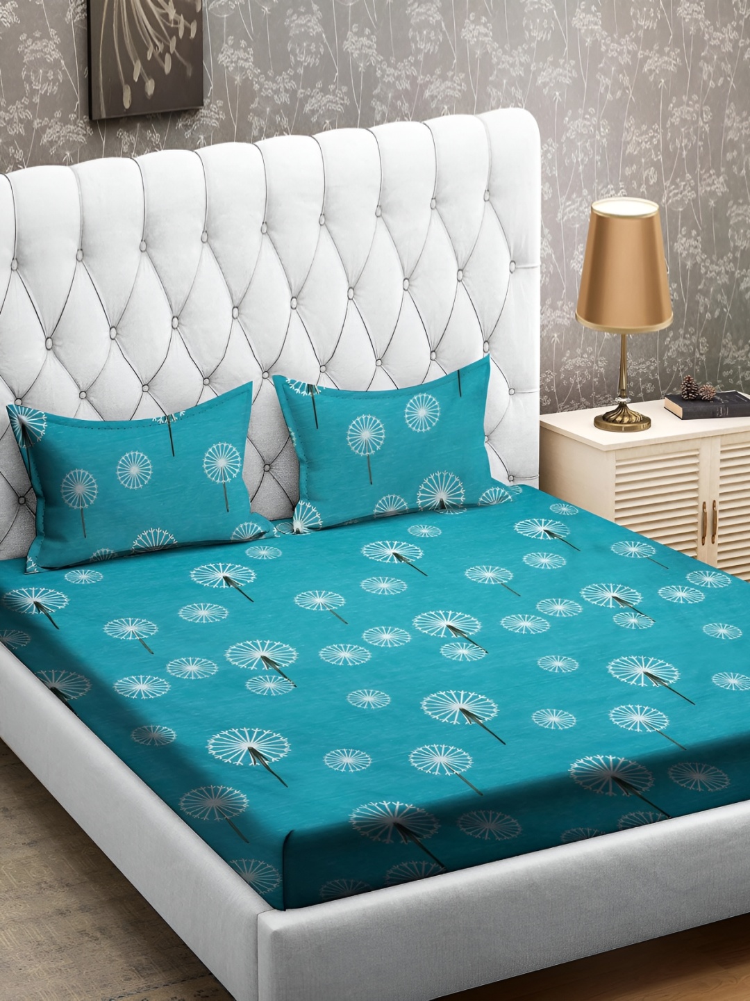 

RRC Green & Black Floral 210 TC King Bedsheet with 2 Pillow Covers