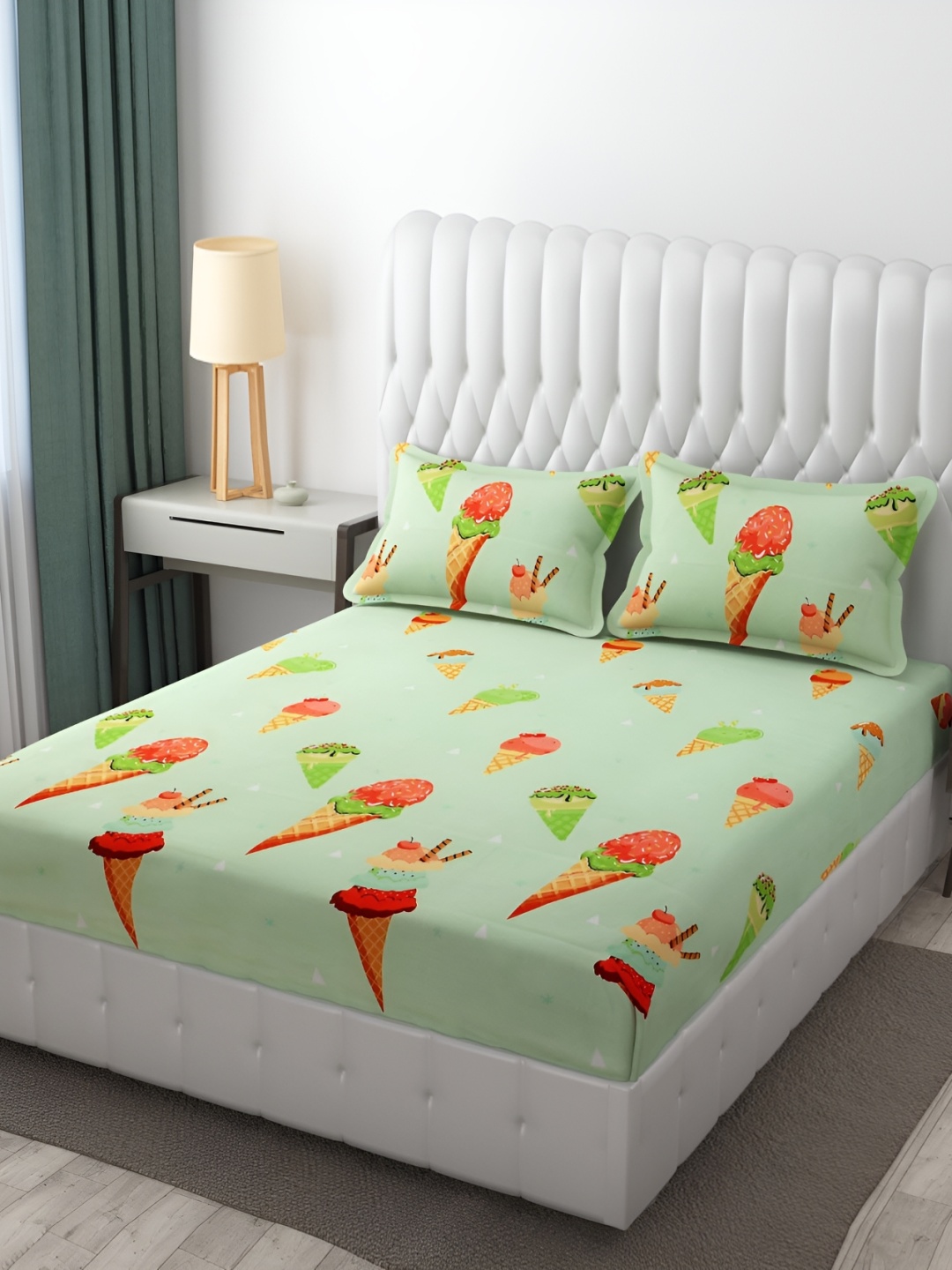 

MallowWorld Green & Orange 200 TC Microfiber King Bedsheet With Pillow Covers