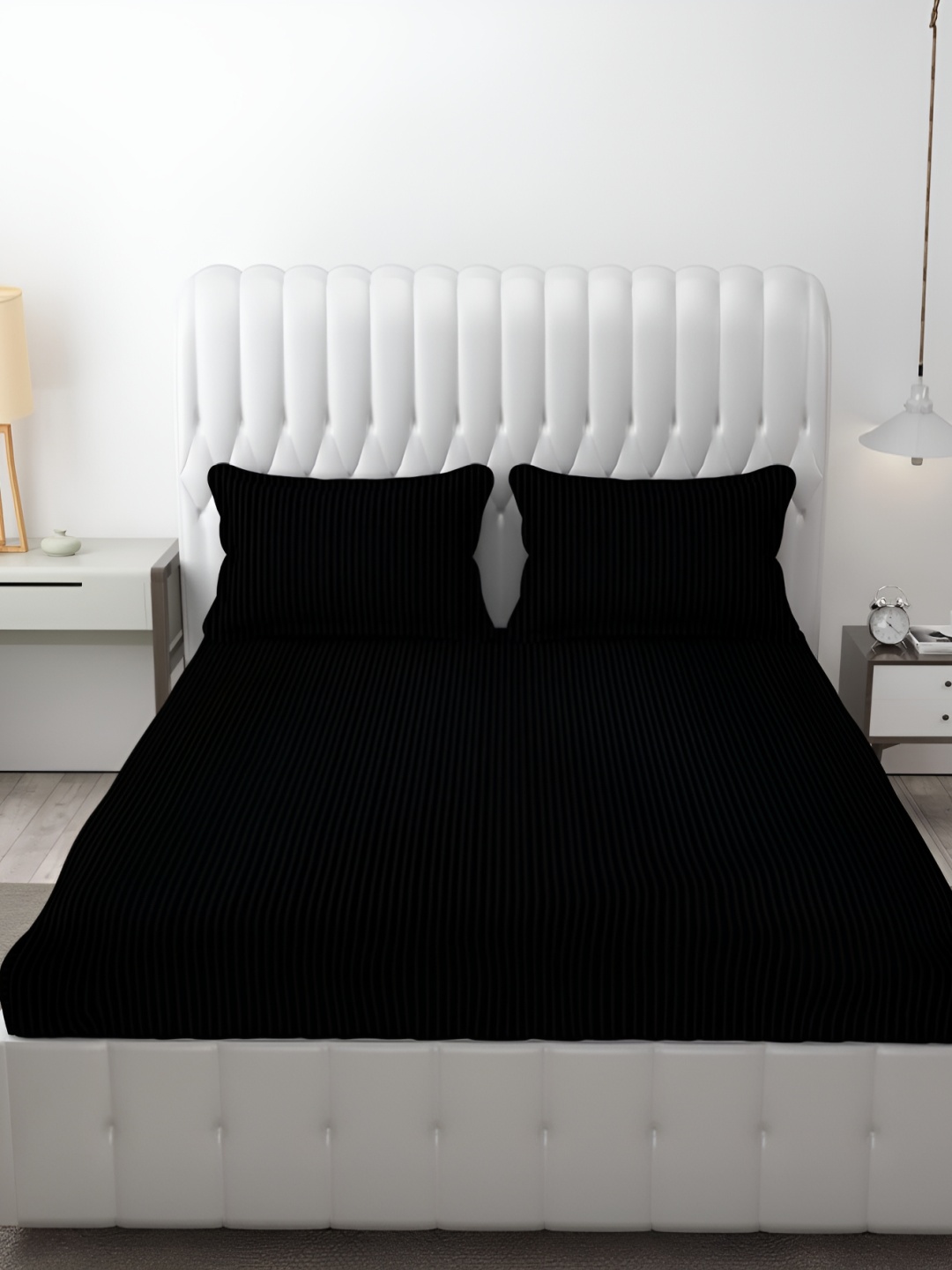 

MallowWorld Black Striped 200 TC Fitted King Bedsheet with 2 Pillow Covers