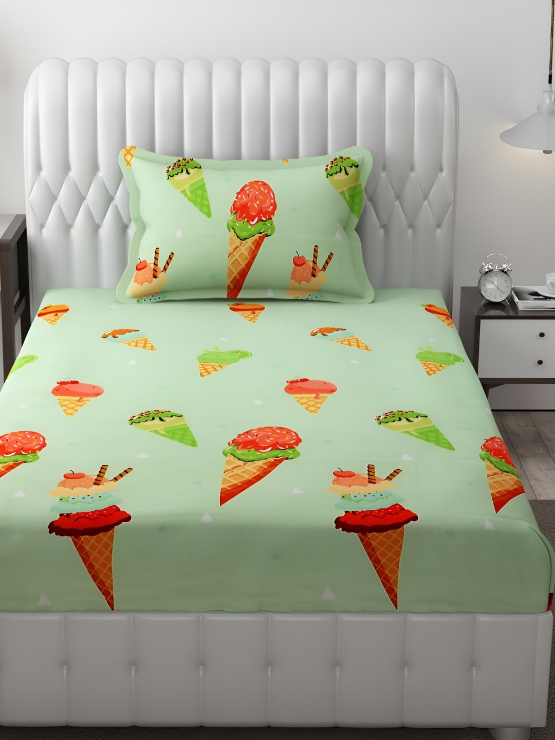 

MallowWorld 2-Pcs Green 200TC Single Bedsheet With Pillow Covers