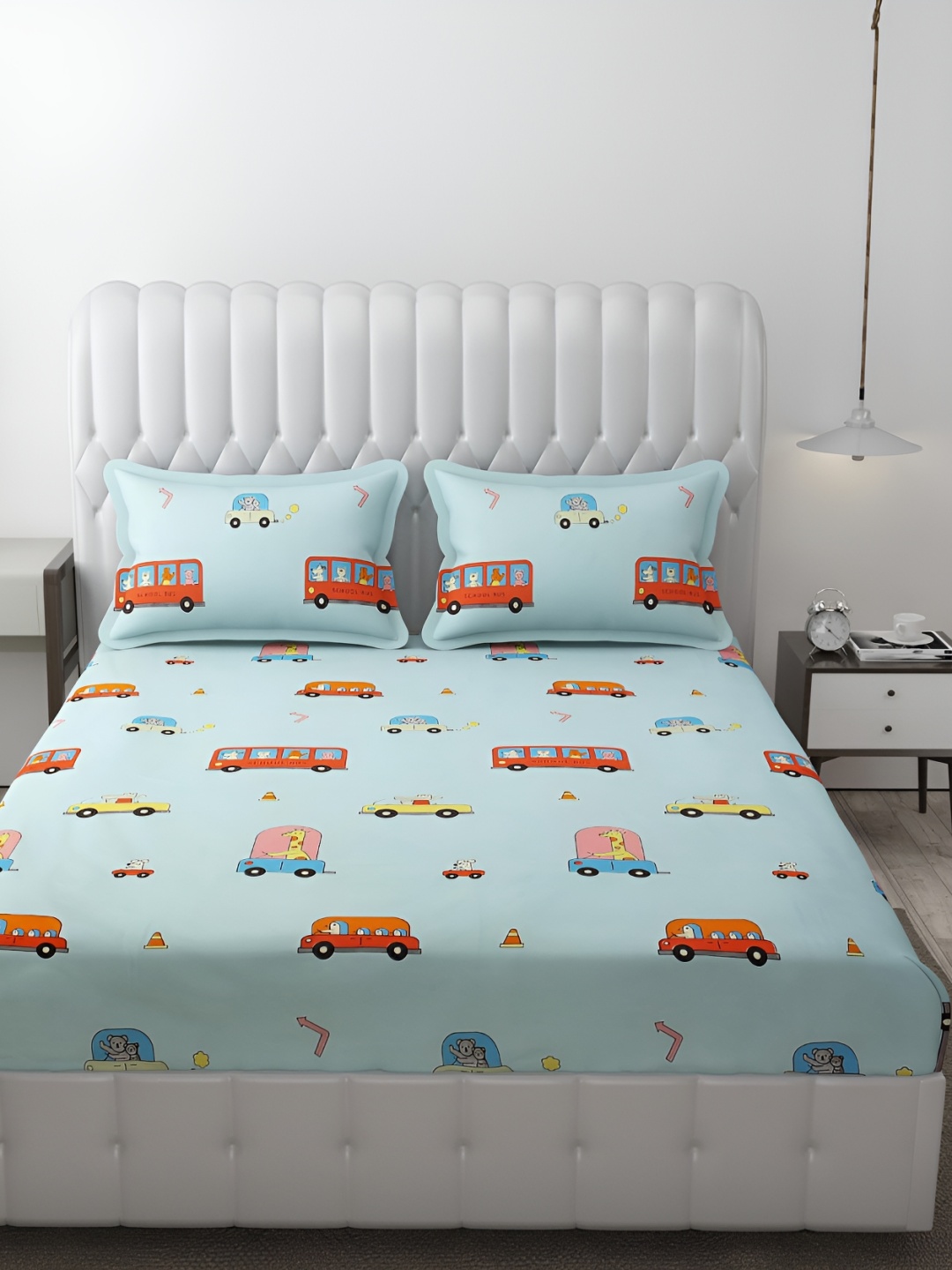 

MallowWorld Blue & Orange Printed 200 TC King Bedsheet With 2 Pillow Covers