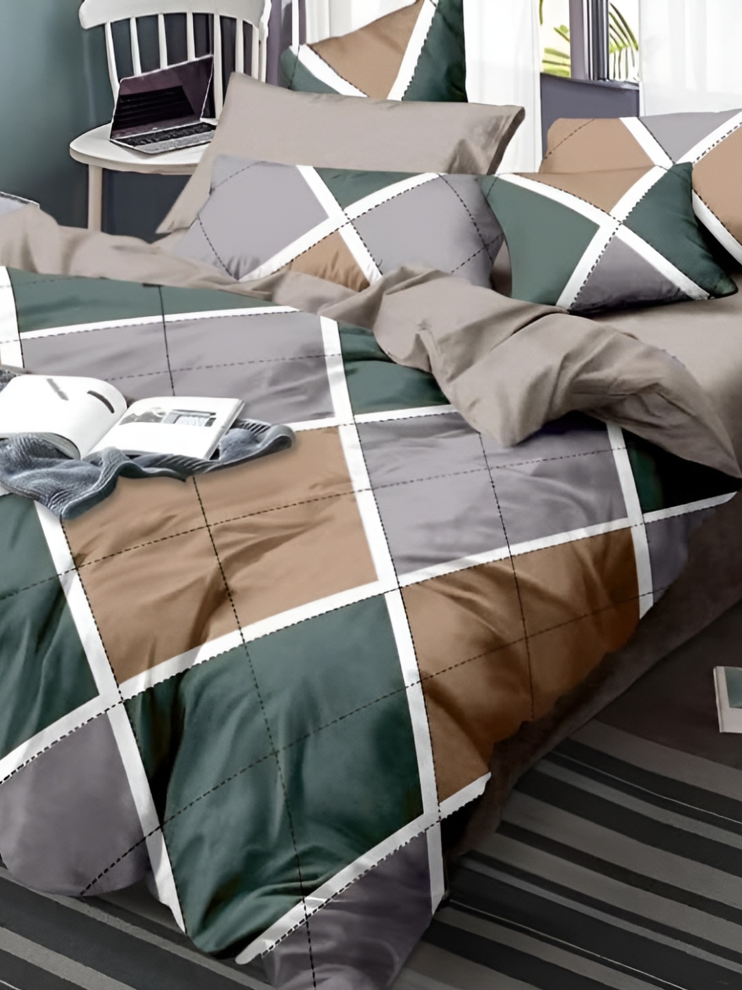 

MallowWorld 3-Pcs Brown & Green Printed 200TC King Bedcover With Pillow Cover