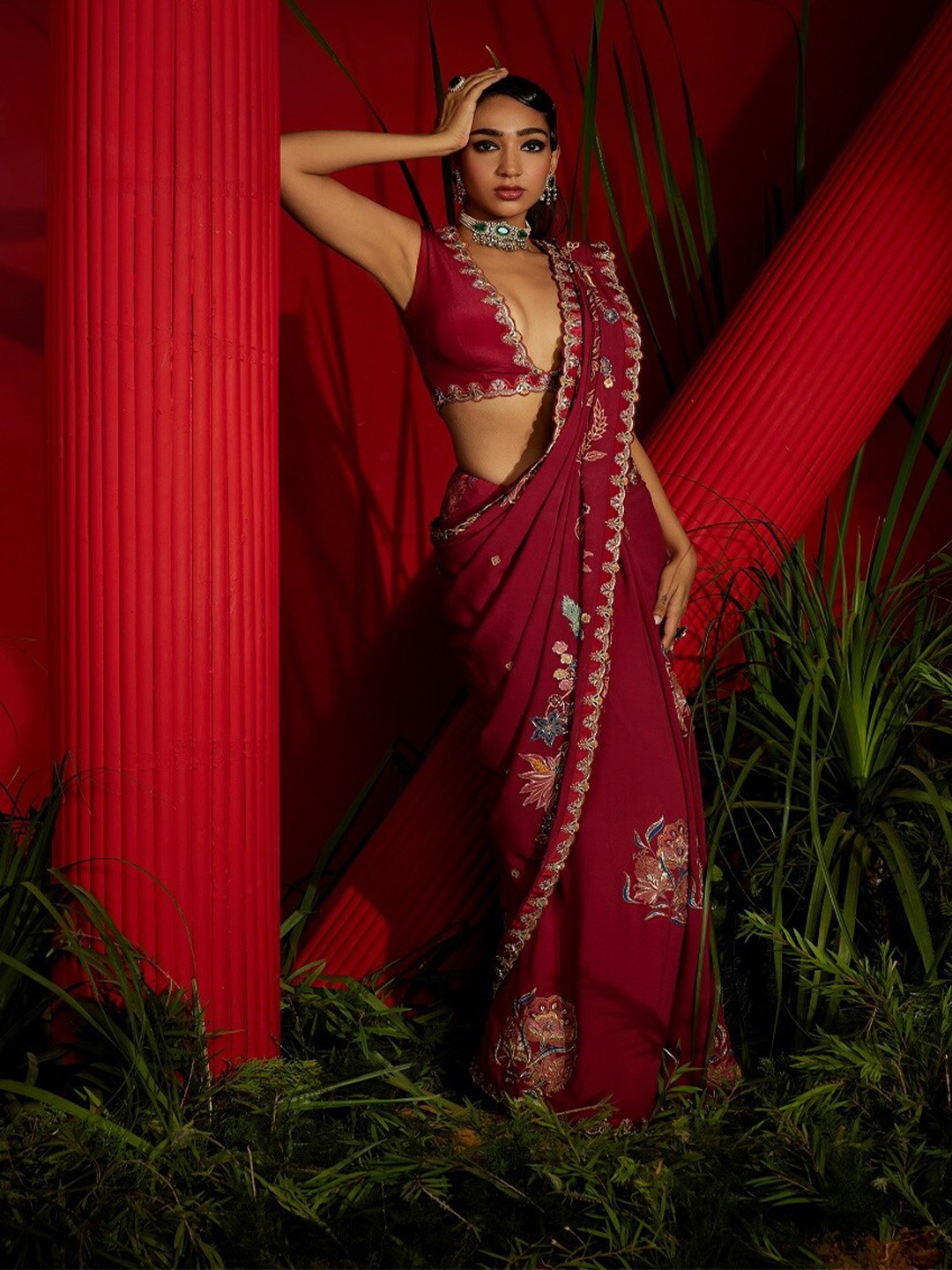 

Shreeka Floral Embroidered Zardozi Pure Georgette Saree, Red
