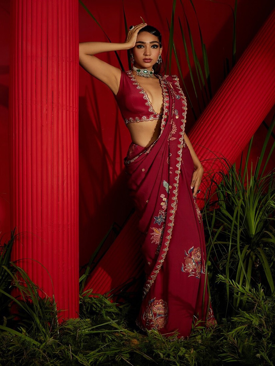 

Shreeka Floral Embroidered Zardozi Pure Georgette Saree, Red