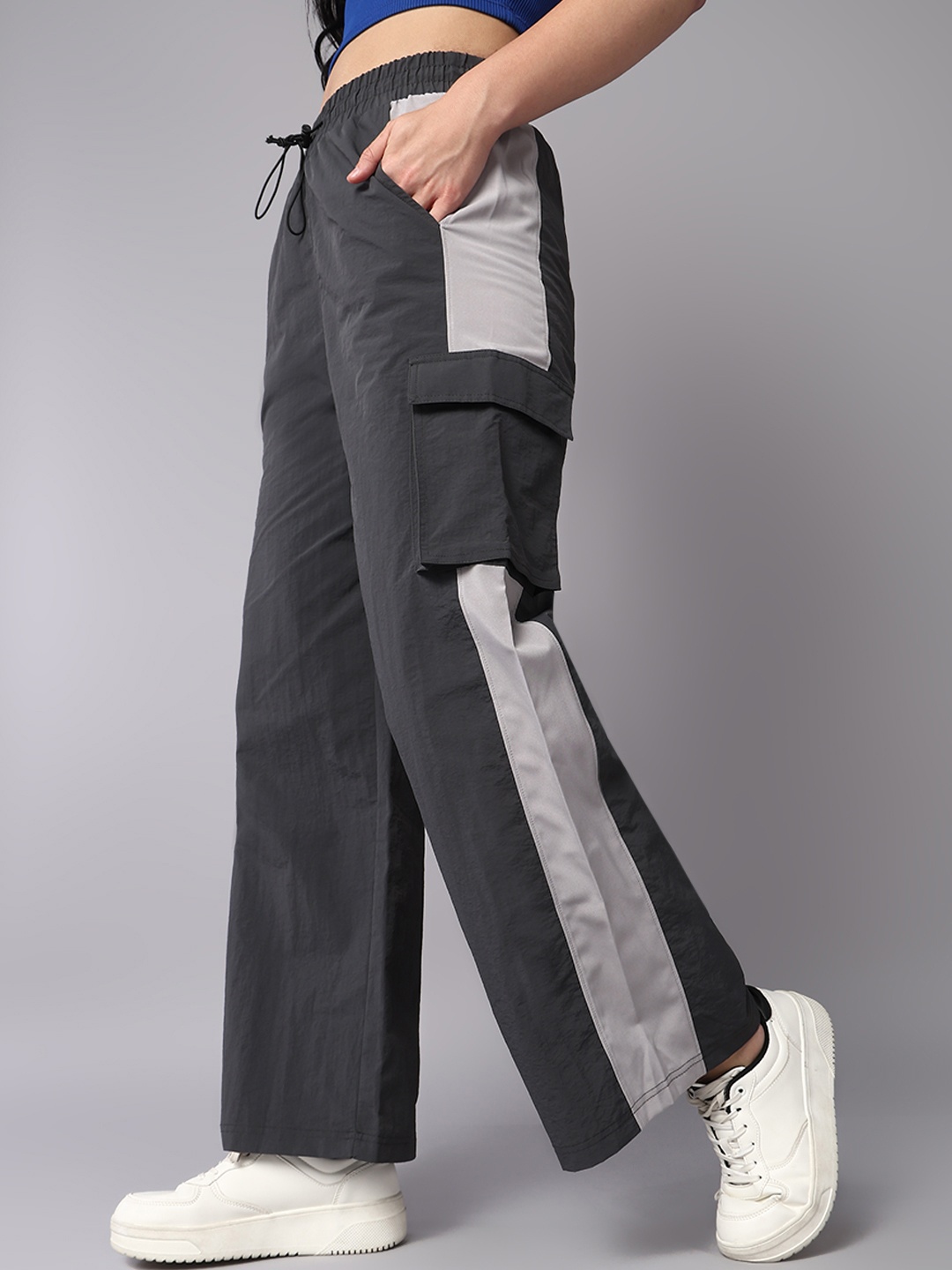 

The Roadster Lifestyle Co. Women Colorblocked Mid-Rise Easy Wash Parallel Trousers, Grey