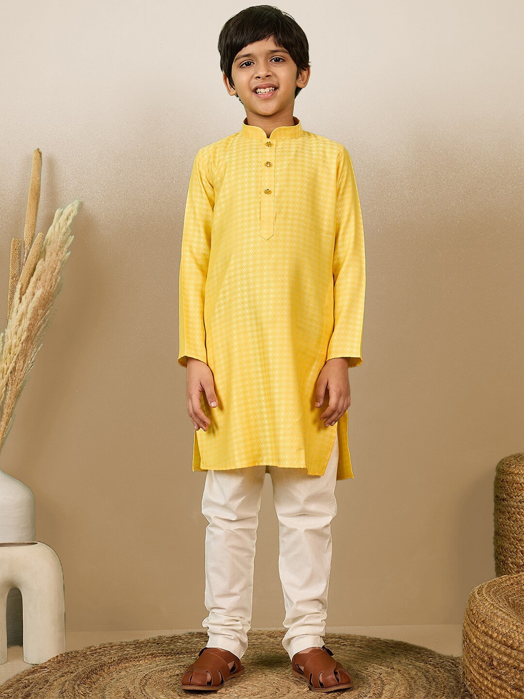 

Sanwara Boys Geometric Printed Mandarin Collar Straight Kurta With Pyjamas, Yellow