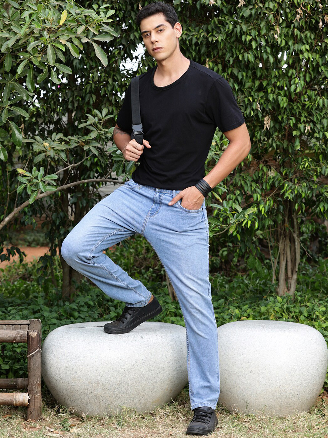 

Mast & Harbour Blue Men Smart Heavy Fade Clean Look Stretchable Jeans