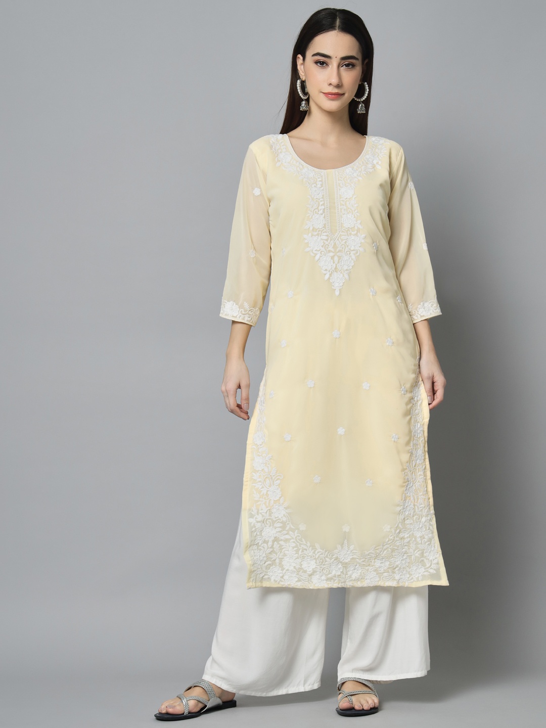 

VAIRAGEE Round Neck Embroidered Straight Kurta, Yellow