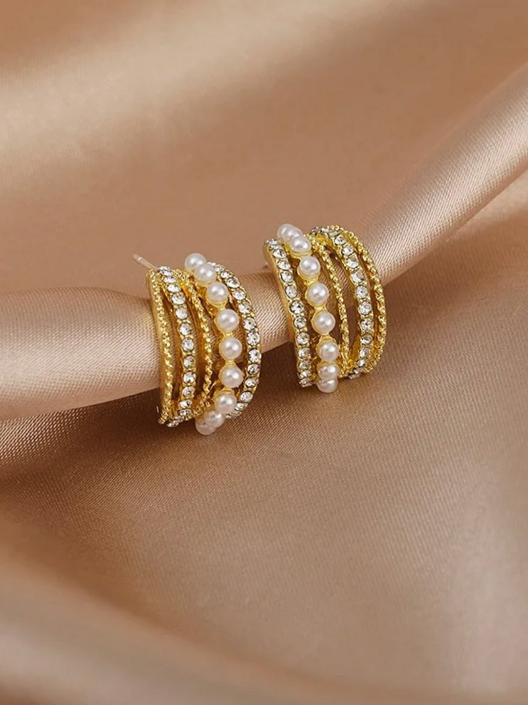 

ISHKAARA Gold-Plated Contemporary Half Hoop Earrings