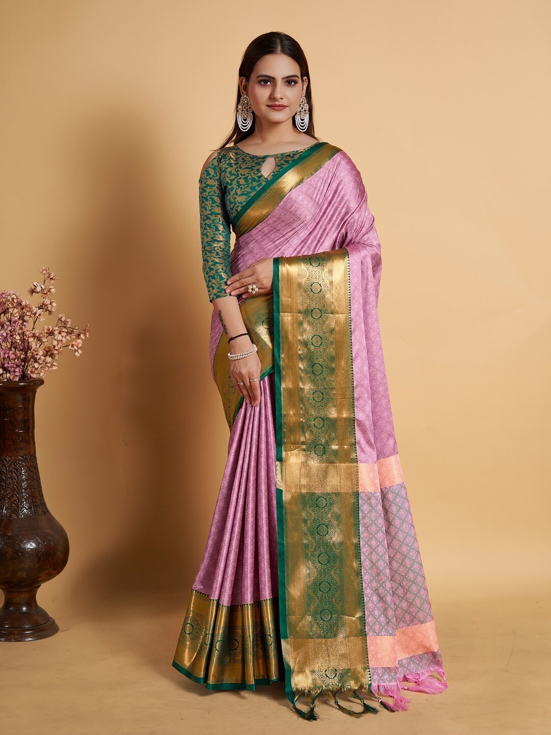 

Nimidiya Woven Design Ethnic Motifs Zari Banarasi Saree, Peach