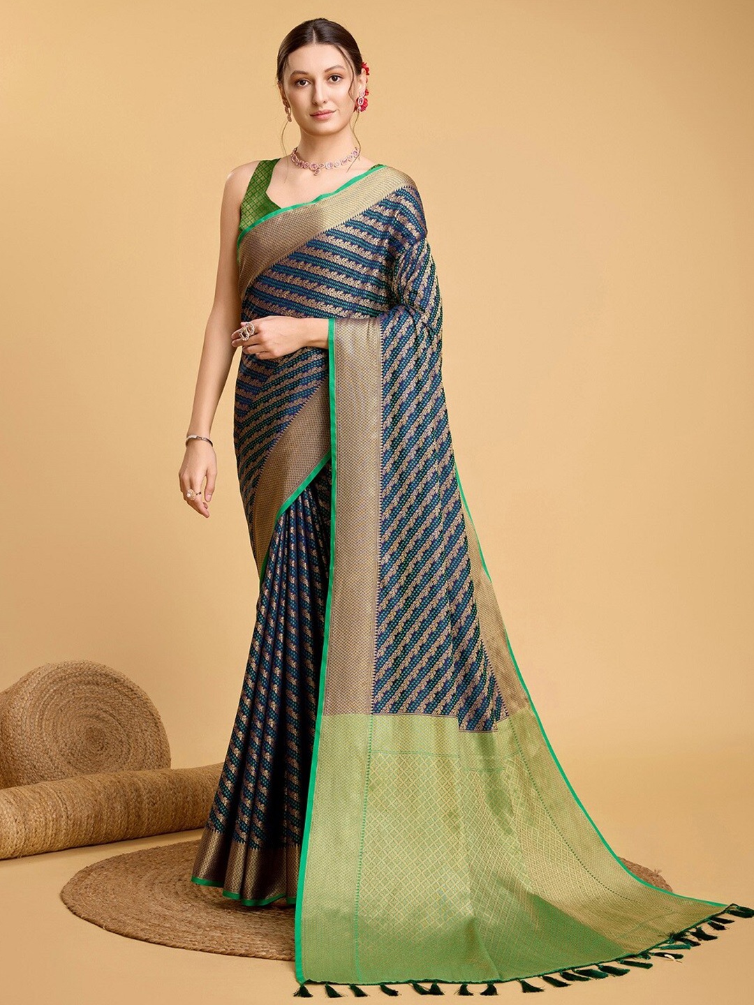 

Nimidiya Leheriya Zari Banarasi Saree with Tassels, Navy blue