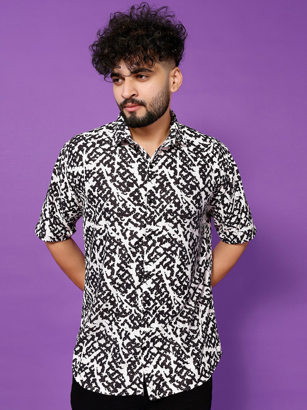 

HARPITA Relaxed Sheer Geometric Printed Spread Collar Short Sleeves Party Shirt, Black