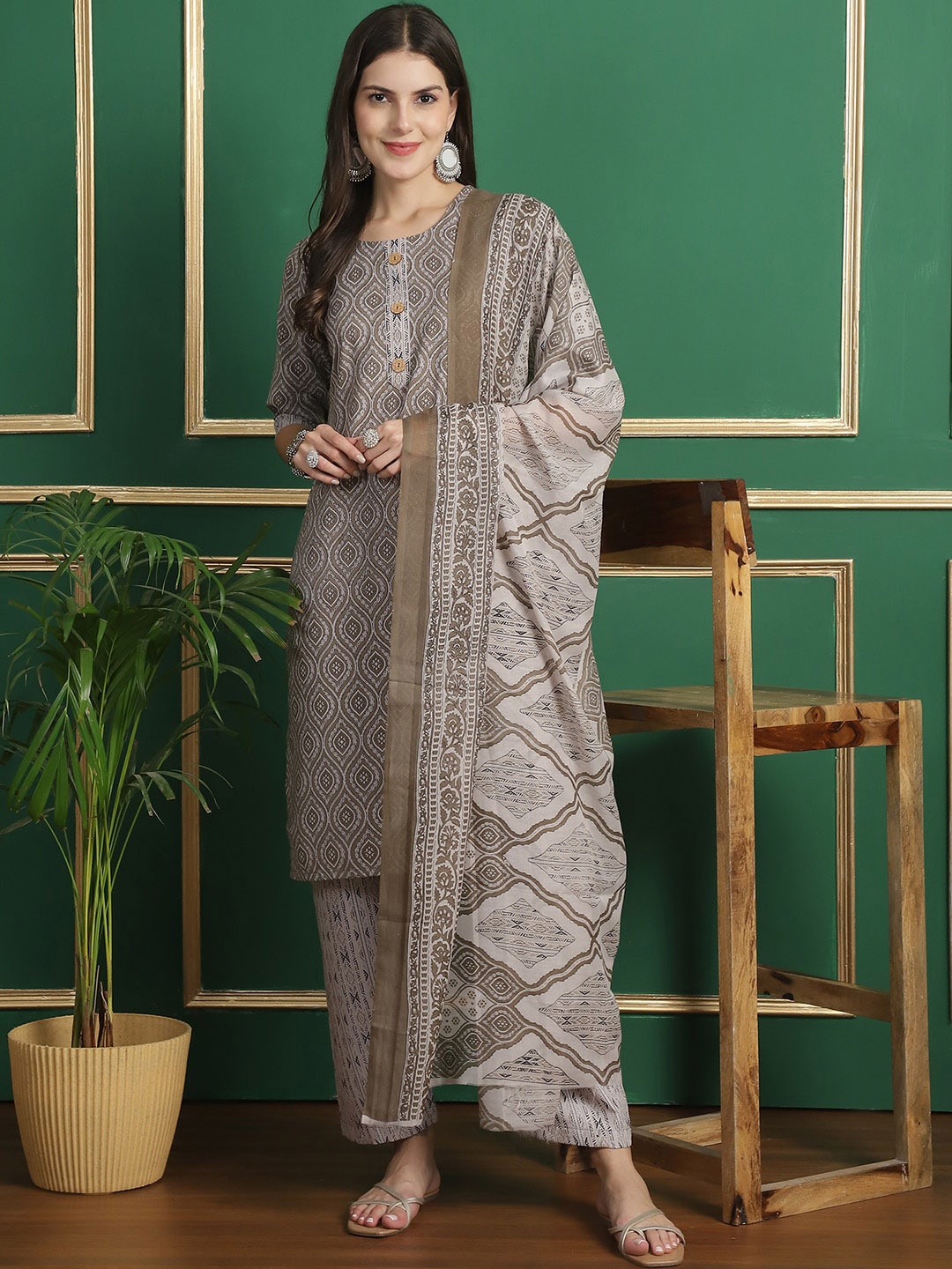 

7Threads Ethnic Motifs Printed Round Neck Three-Quarter Sleeves Pure Cotton Kurta Set, Khaki