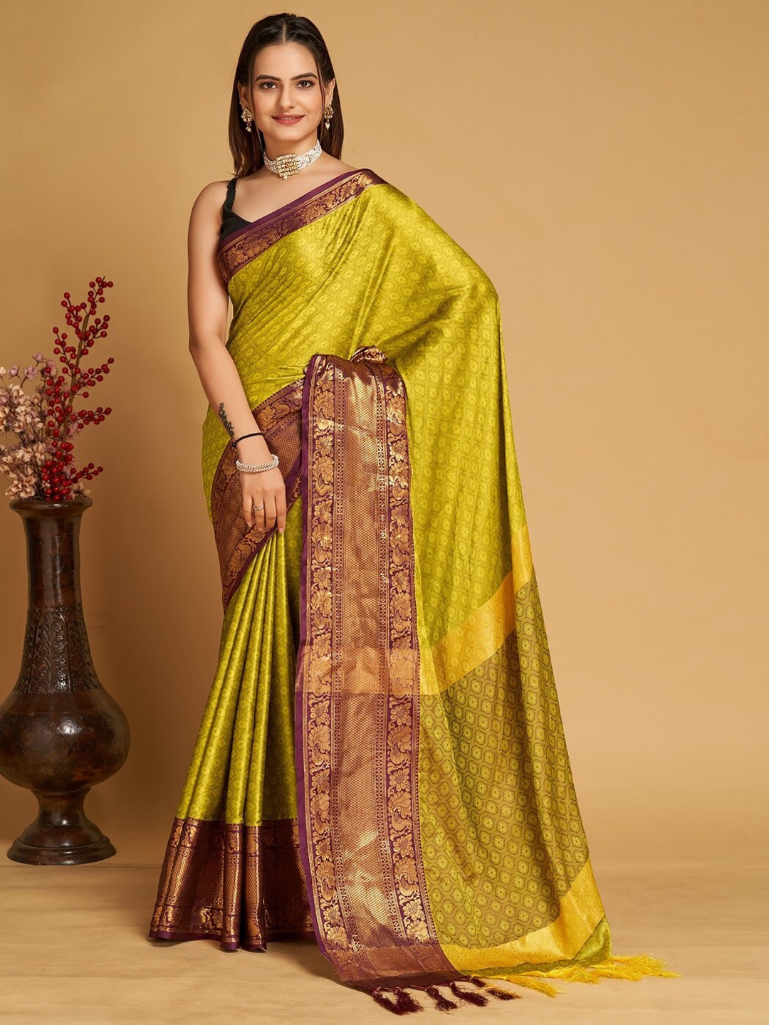 

Nimidiya Ethnic Motifs Woven Design Zari Banarasi Saree, Lime green