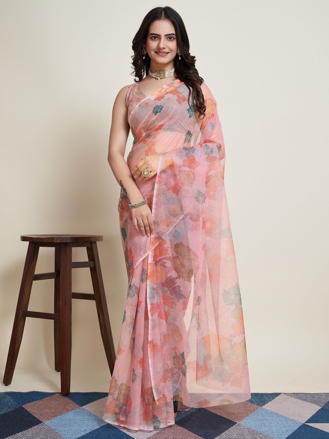 

Nimidiya Floral Supernet Saree, Peach