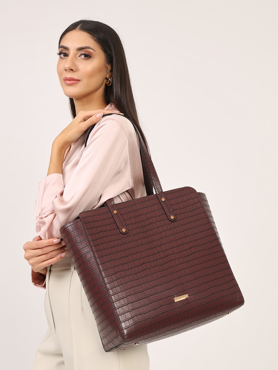 

THE GUSTO Textured Structured Shoulder Bag, Maroon