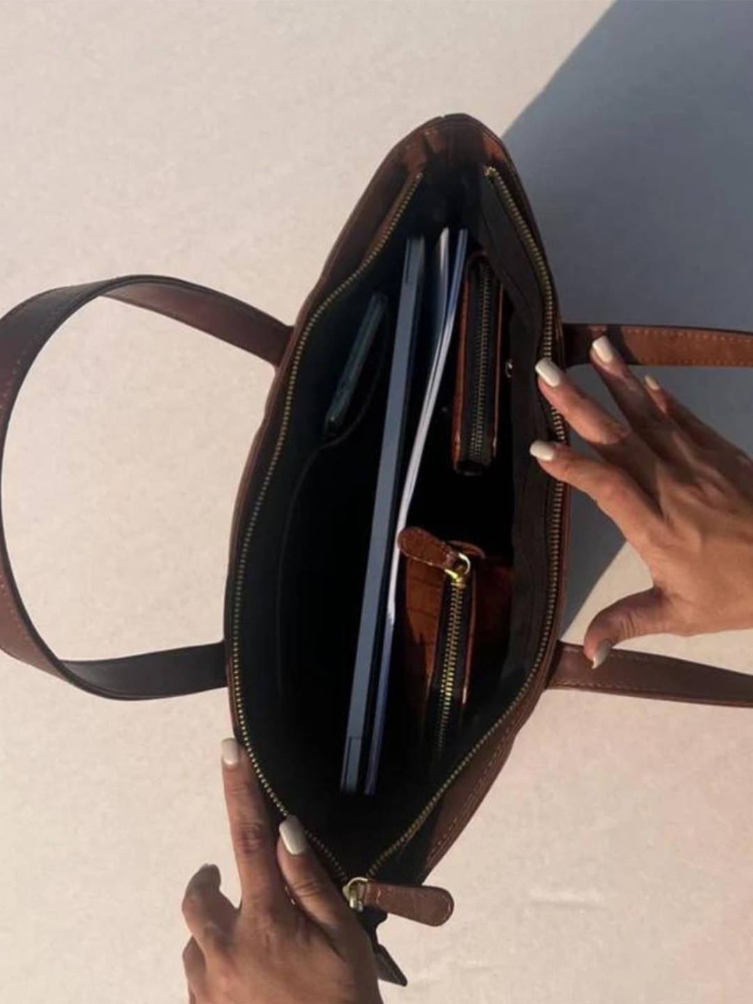 

THE GUSTO Oversized Structured Shoulder Bag with Quilted, Brown