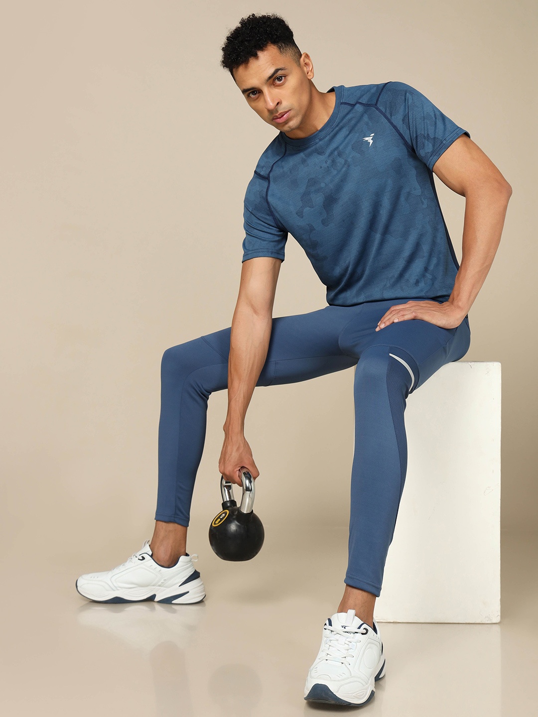

Technosport SS'24 Abstract Printed Raglan Sleeves Anti Odour Slim Fit T-shirt, Blue