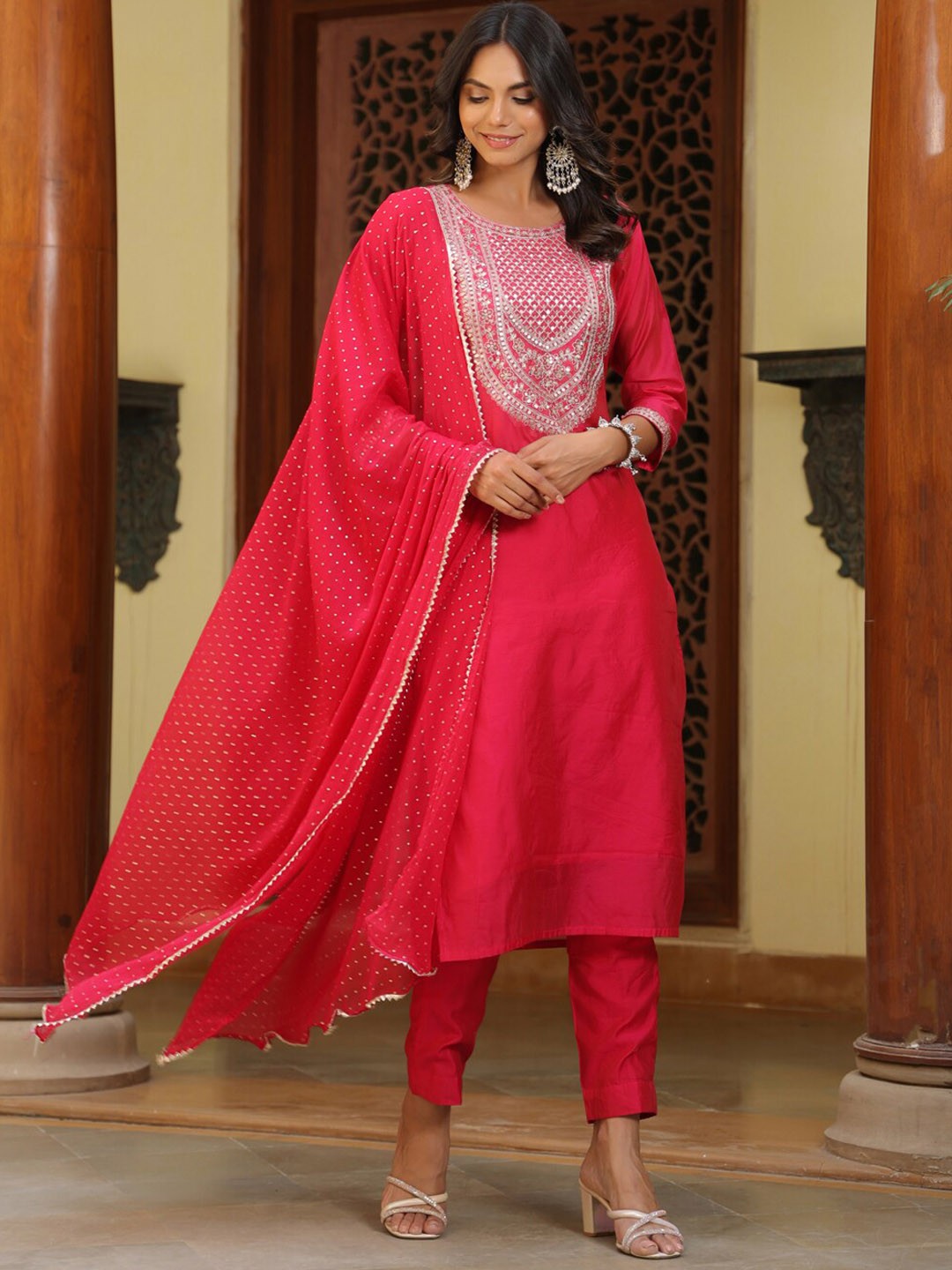 

AURIELLA Ethnic Motifs Embroidered Round Neck Chanderi Cotton Straight Kurta Set, Fuchsia