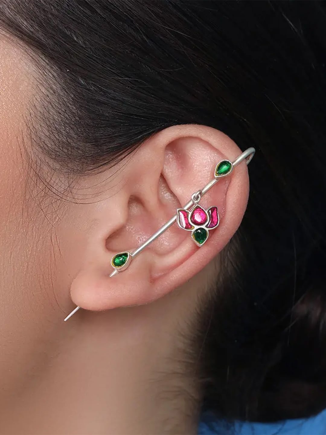 

Unniyarcha Silver Contemporary Lotus Oxidised Earcuff