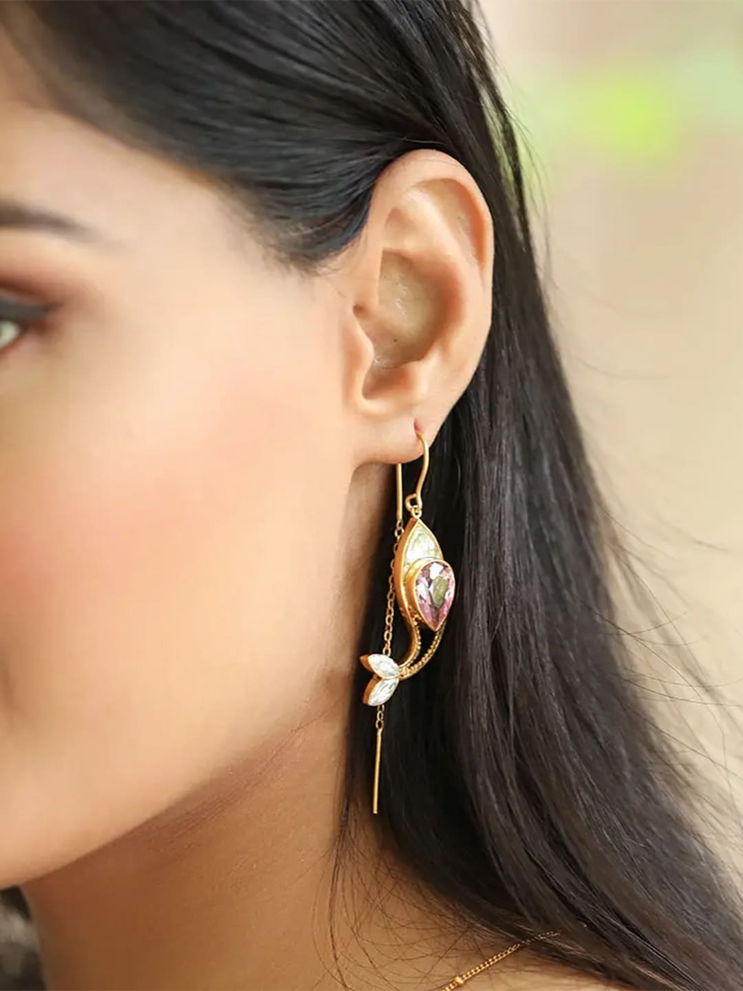 

Unniyarcha Gold-Plated Gulabo Fish Sui Dhaga Earring, Silver