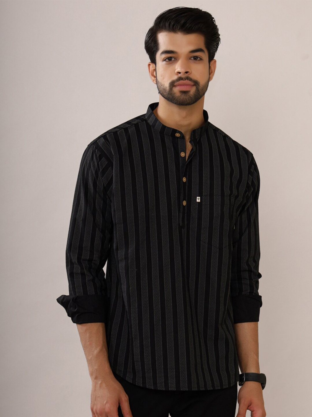 

Hues Fab Classic Opaque Striped Cotton Casual Shirt, Black